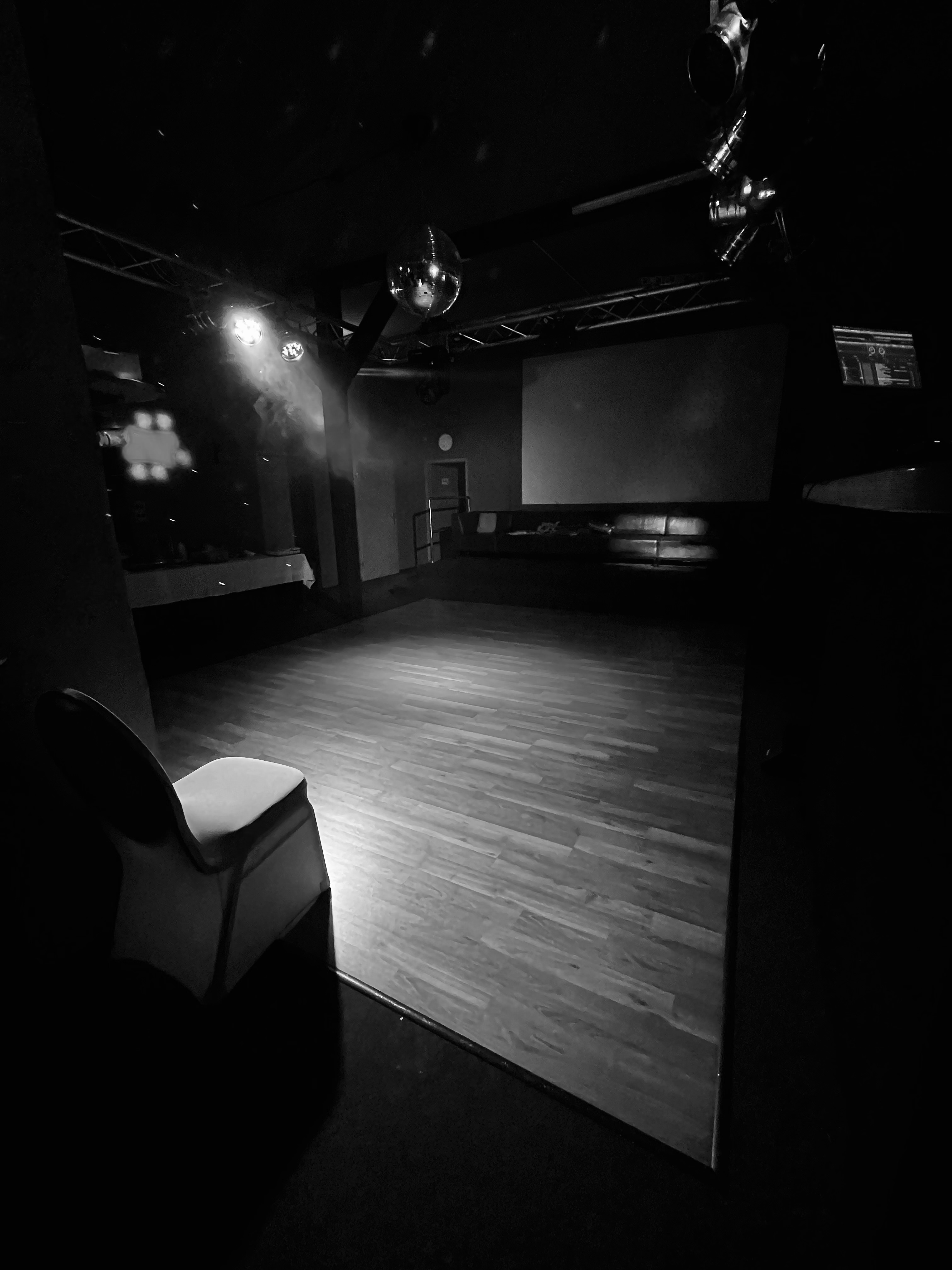 Club-DJ Pascal Deus an den Decks - Open Format Sets